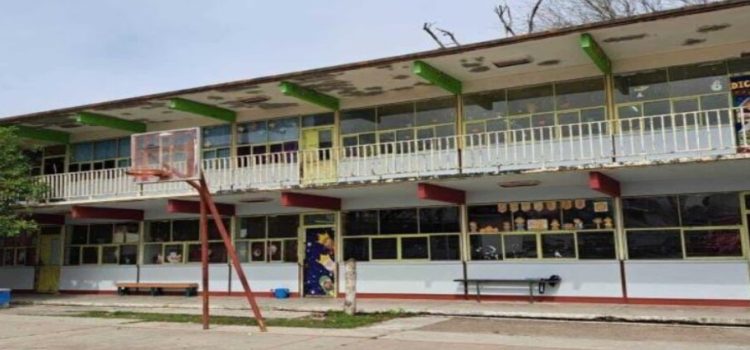 Con falta de alumnos primaria Benito Juárez de Reynosa