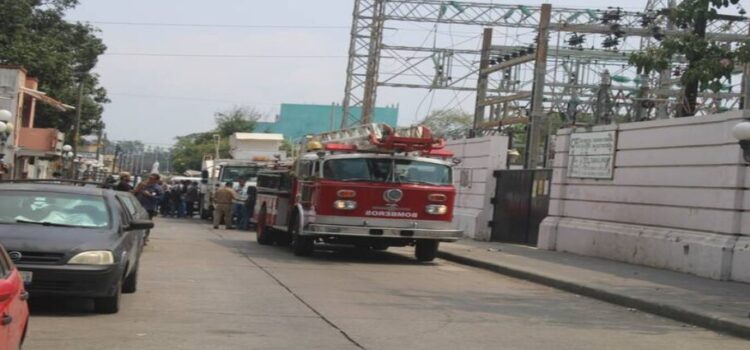 Explota un transformador de la CFE en Tampico