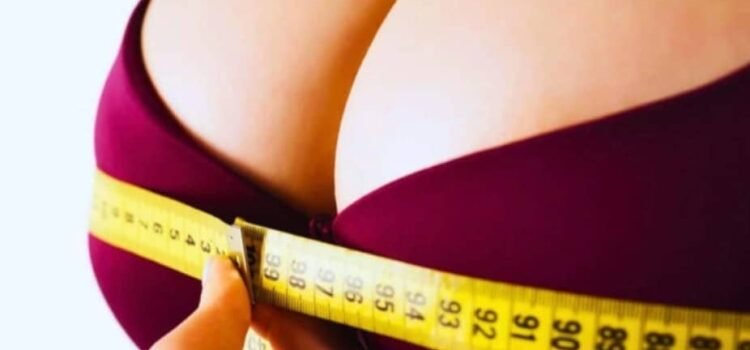 Le crecieron los pechos tras recibir vacuna contra COVID-19