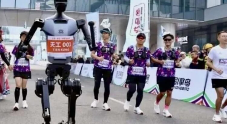 Robots bípedos correrán junto a humanos en media maratón en Beijing Robots bípedos correrán junto a humanos en media maratón en Beijing