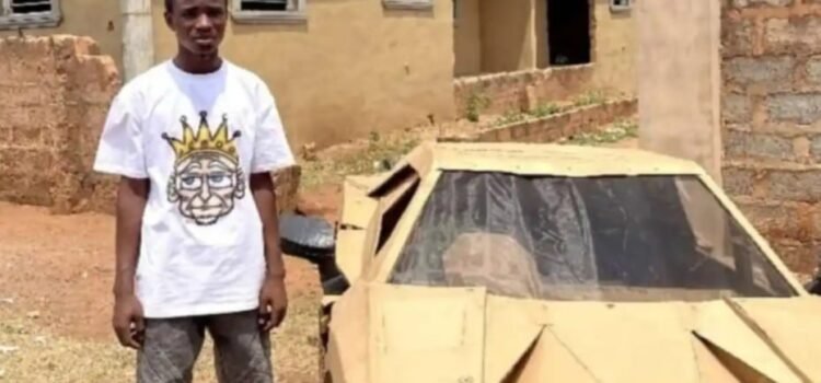 Construyó su Lamborghini con cartón … y funcionó