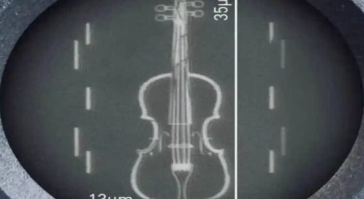 Crean violín microscópico … más delgado que un cabello humano