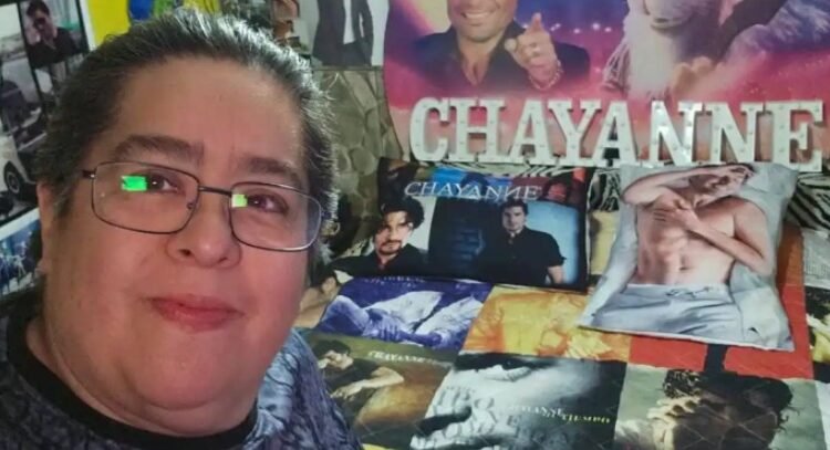 Convirtió su casa en un templo dedicado a Chayanne