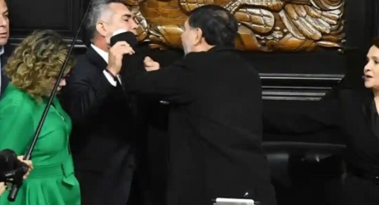 Ya salió el corrido de Alito y su pelea con Fernández Noroña