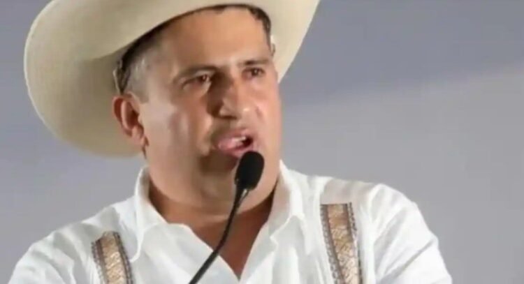 Detienen a escoltas de Carlos Manzo